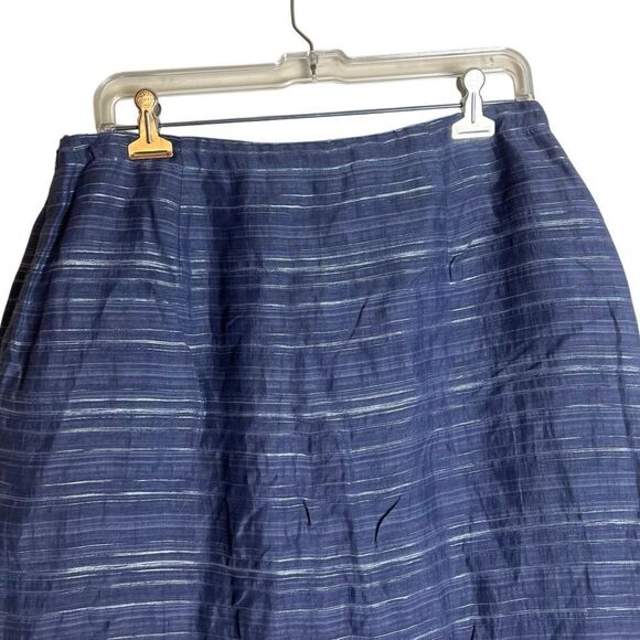 Jones New York linen blend wrap skirt. Size 12 - Picture 2 of 7